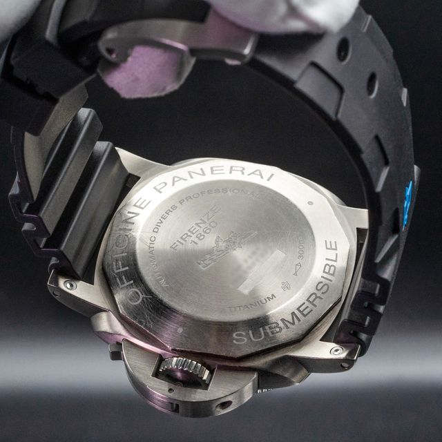 Panerai Submersible PAM01305 Image 4